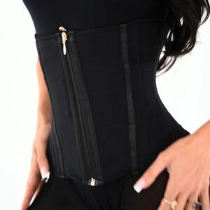 Squeeze me Skinny Luxx Hourglass Waist Trainer